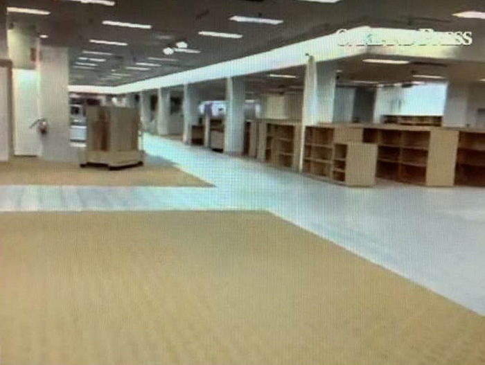 Summit Place Mall (Pontiac Mall) - Vintage Photo (newer photo)